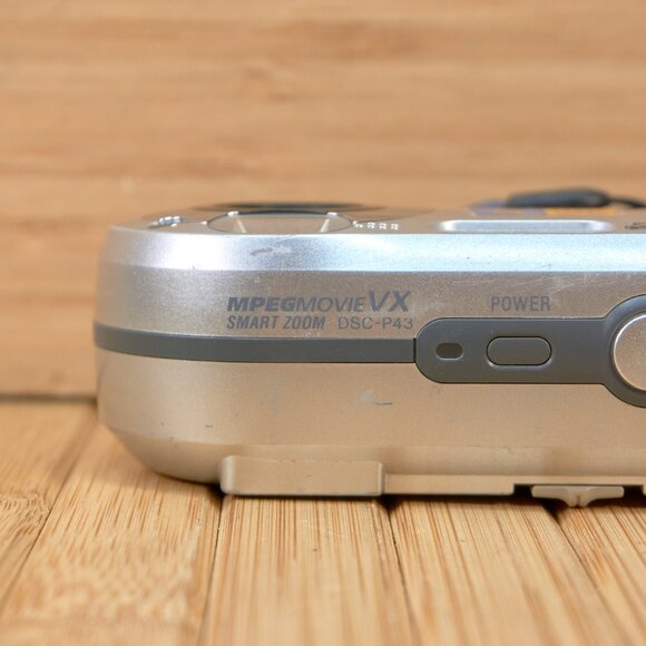 Vintage Sony Cyber-shot DSC-P43 4.1MP Digital Camera, Made in Japan - Picture 7 of 12